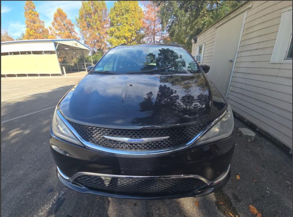 2020 Chrysler Pacifica Touring L Plus's photo