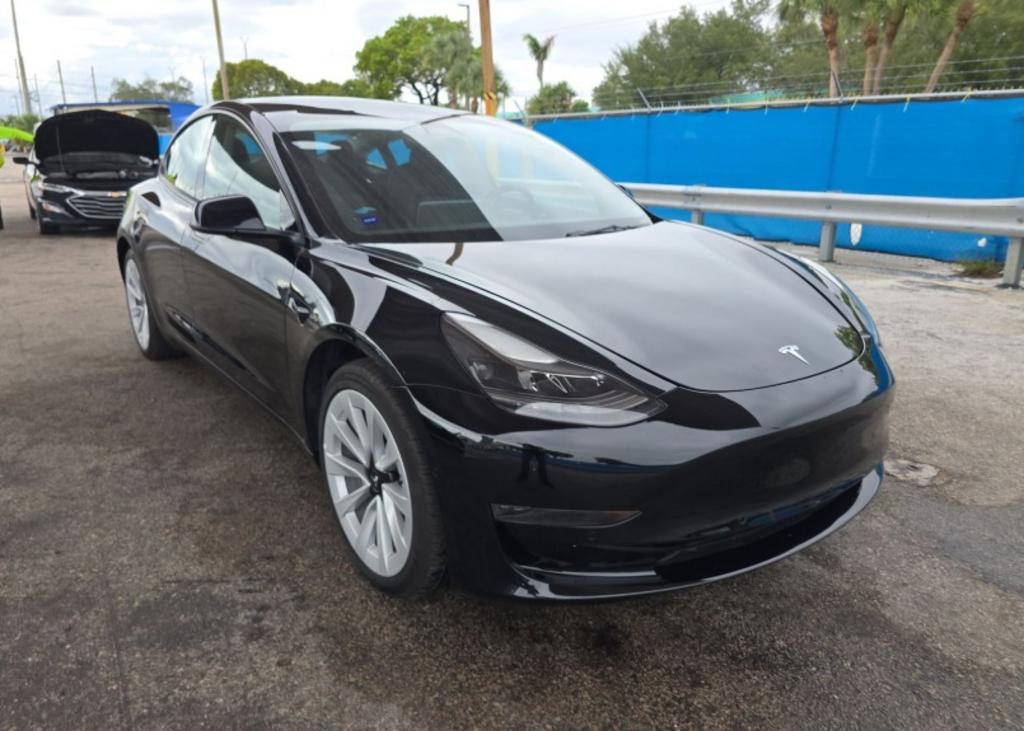 2022 Tesla Model 3 Base's photo