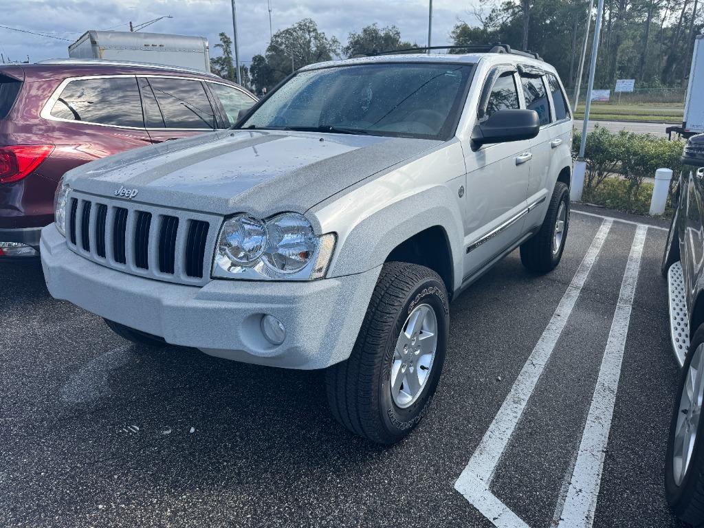 2005 Jeep Grand Cherokee Limited's photo