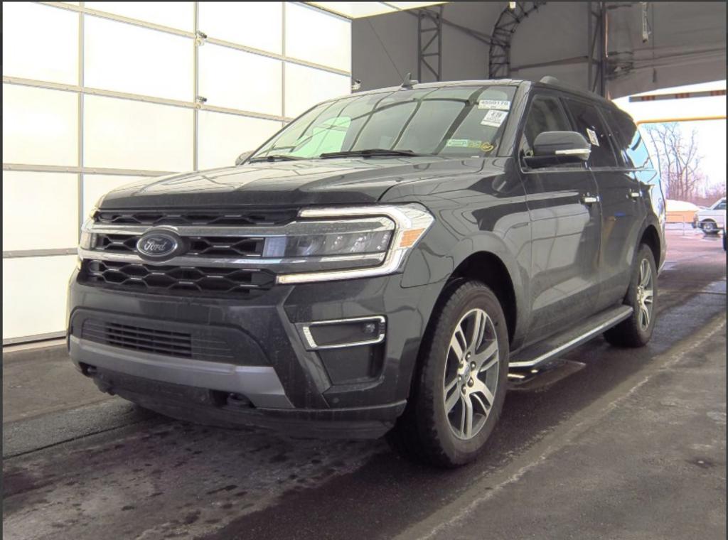 2022 Ford Expedition Limited's photo