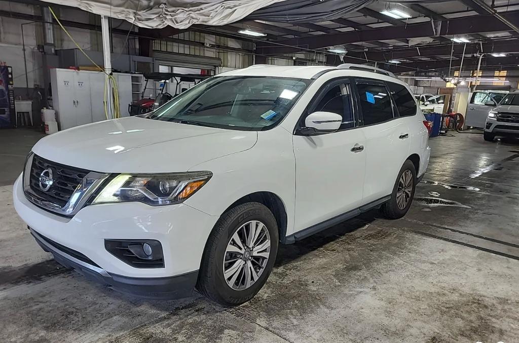 2018 Nissan Pathfinder SV
