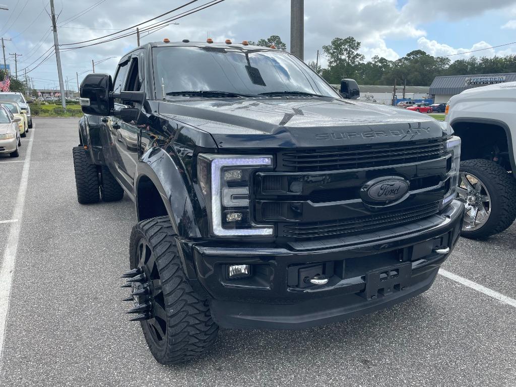 2018 Ford F-450 Super Duty Limited's photo