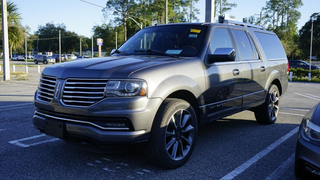 2017 Lincoln Navigator Reserve's photo